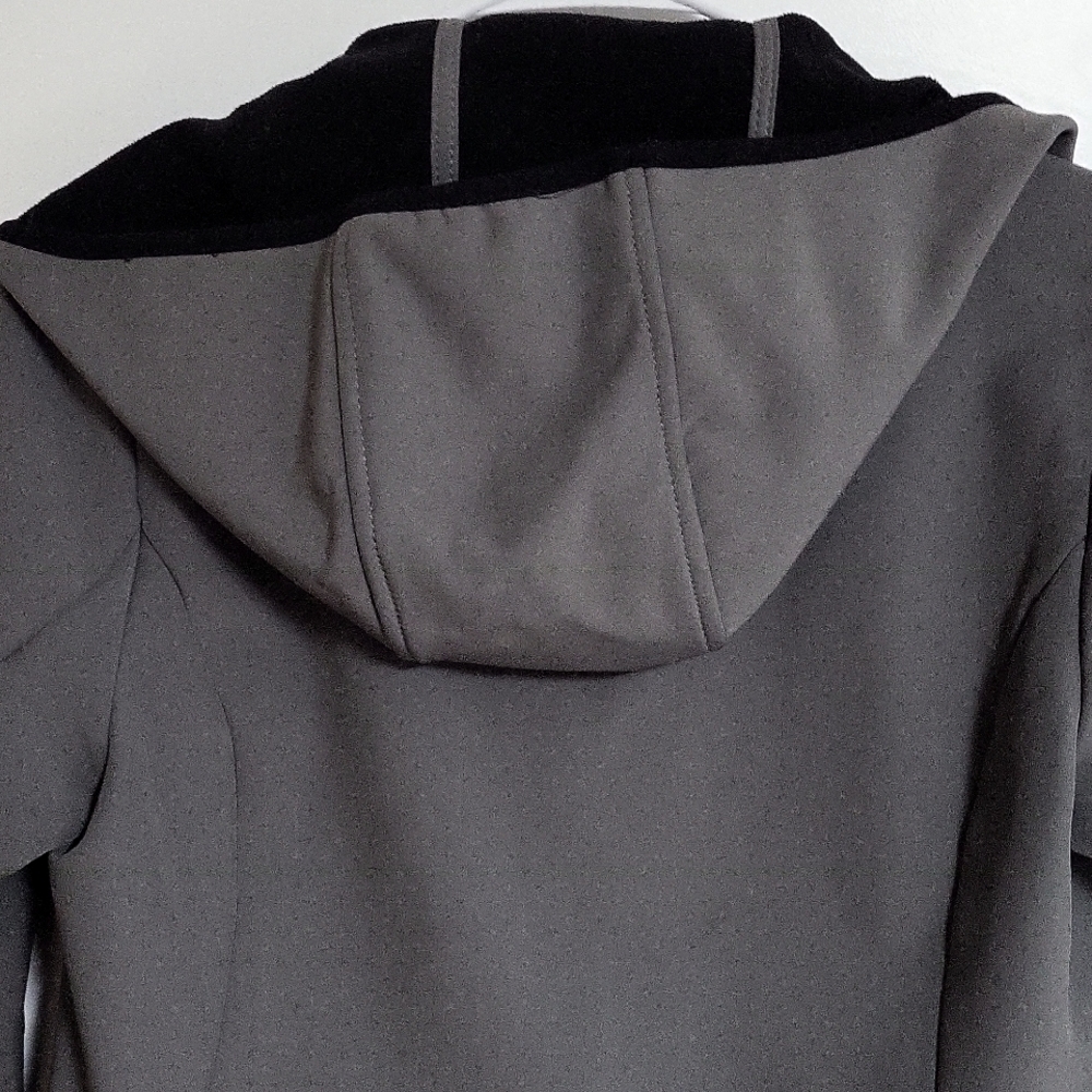 Bench women's grey zippered sweater. Small size pre-owned. - Picture 8 of 10